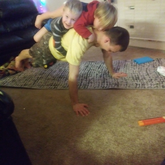 Meet your Posher, Erica - Picture 4 of 5